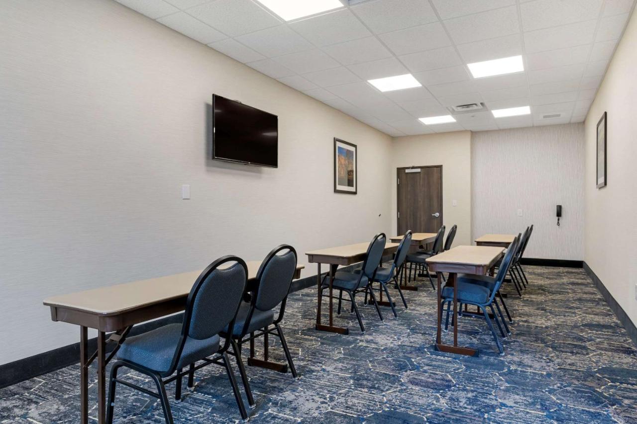 Comfort Suites Падака Экстерьер фото